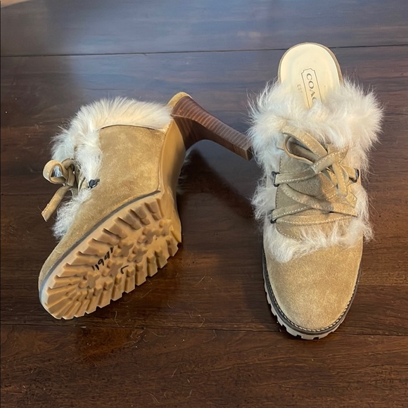 EUC Coach Tan and White Mules with Plush Fur Trim - Picture 3 of 7
